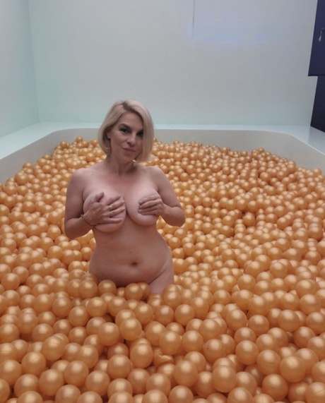 vacker ladyboy naken exklusiv foto