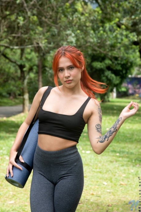 peitos grandes anal muito pornográfico foto