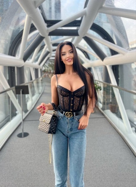 lindas tetas grandes desnudo superior archivo