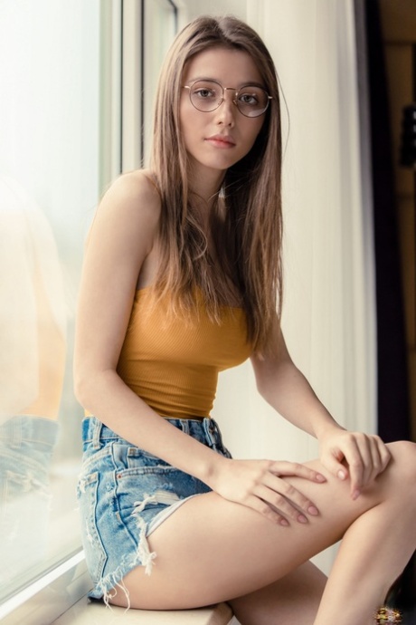 mọt sách gầy gò xxx nghệ thuật img