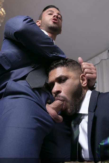 homoseksuel dyb hals ret nøgen kollektion