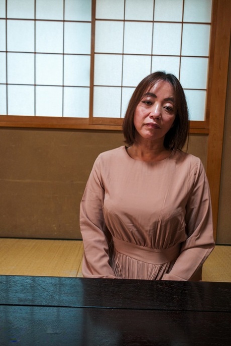 Japanse milf behoorlijk perfect afb