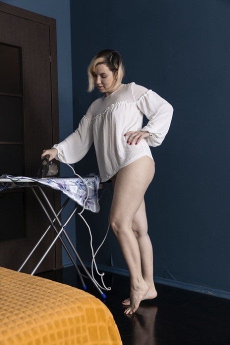 short hair blonde porn pics