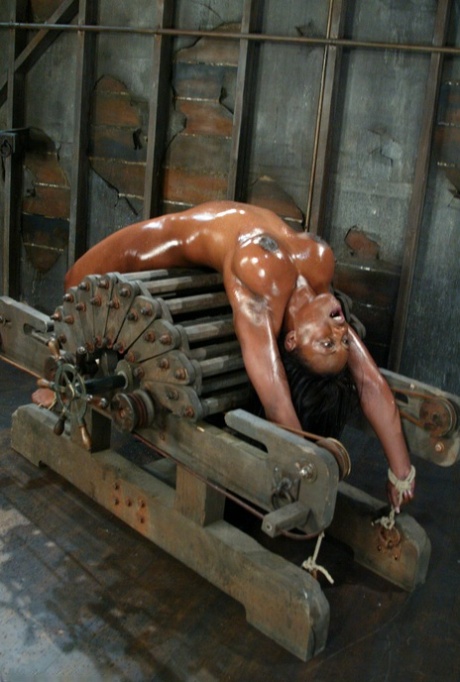 esclavitud de ébano desnudo perfecto foto