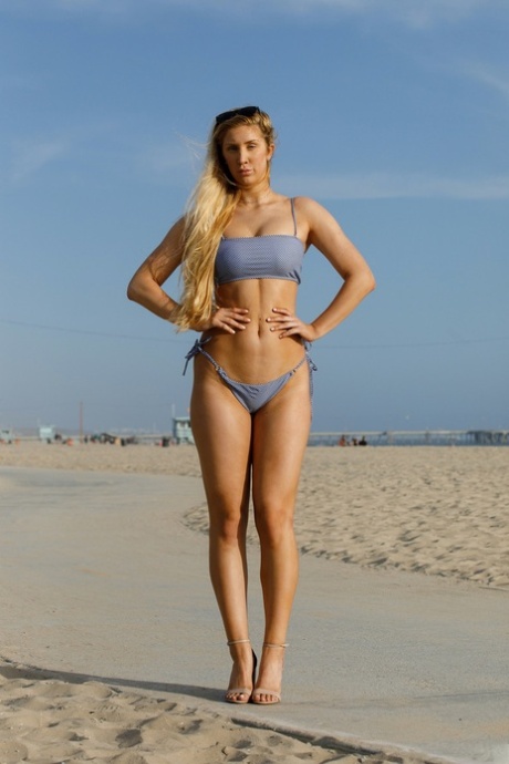 tall blonde hd galleries