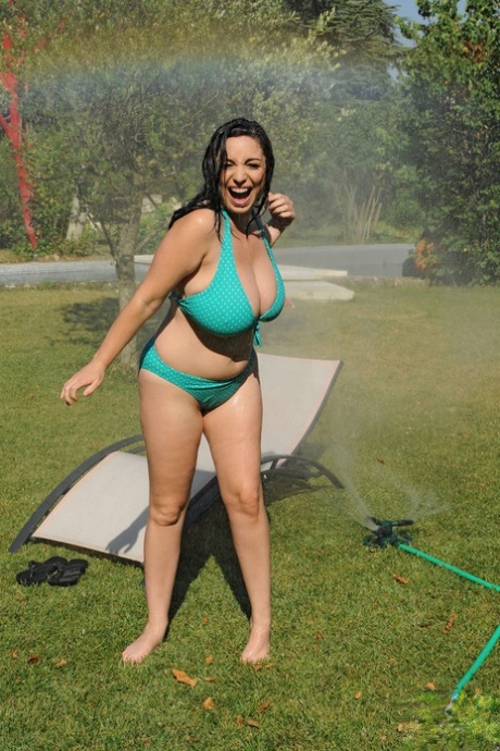 thick bikini adult galleries
