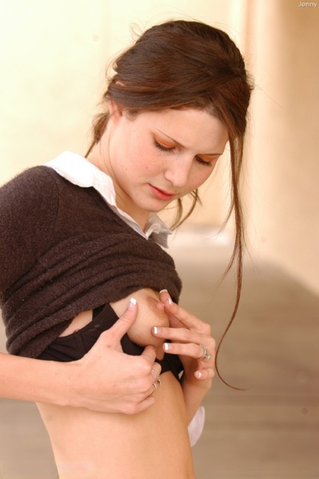 capezzoli gonfi da adolescente xxx gratis Immagine