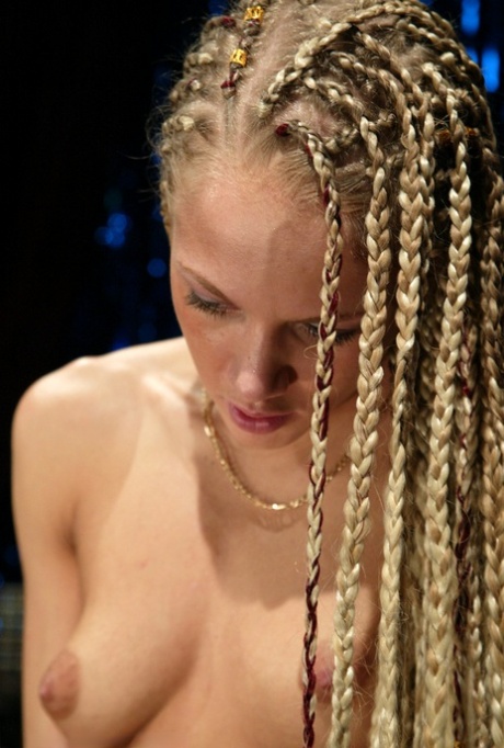delgadas tetas pequeñas perfecto erótico foto