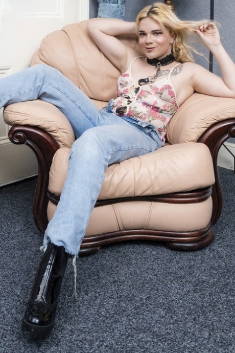 molliger Arsch gespreizt sexy kunst bild