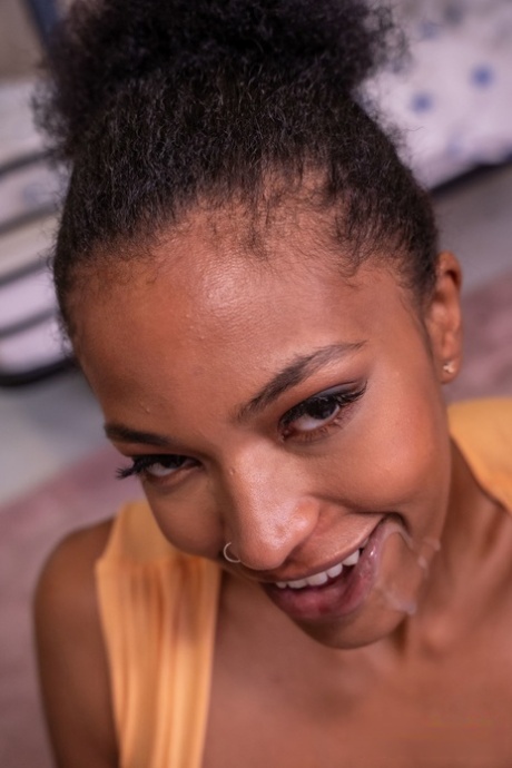 ebony lesbian free naked img