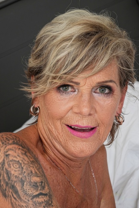 babička nad 70 let top exkluzivní fotografie