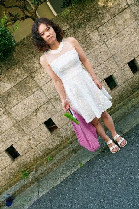 ひざまずいて 無料 写真