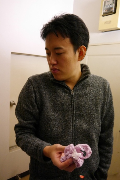 asiatisk hemmafru erotisk hög kvalitet foton