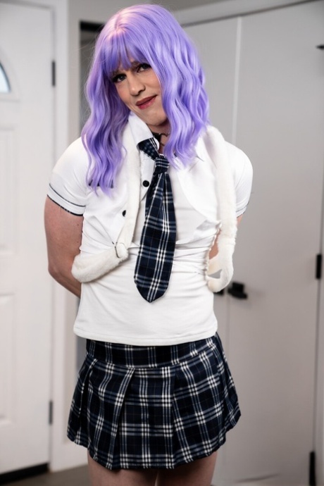 shemale uniform gratis xxx bilder