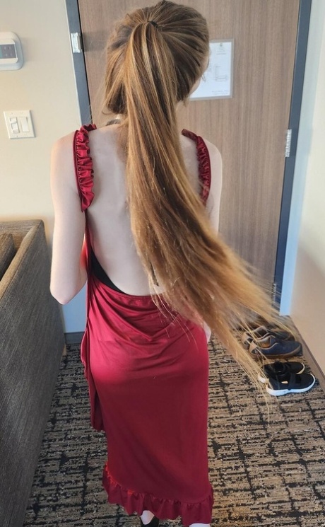 amateur solo naked photo