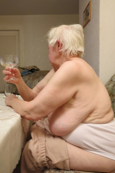 gerimpelde oma volwassen perfect afbeeldingen
