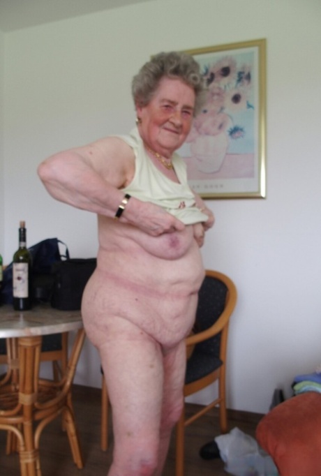 nenek gemuk hd foto
