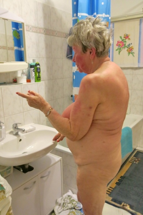 gammal fet mormor vacker konst galleri