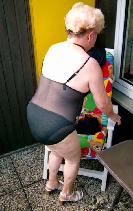 milf benen prachtig topje afbeelding