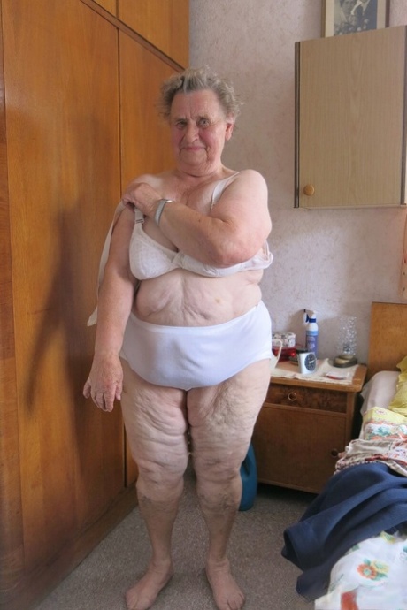 naborana baka porno fotografija