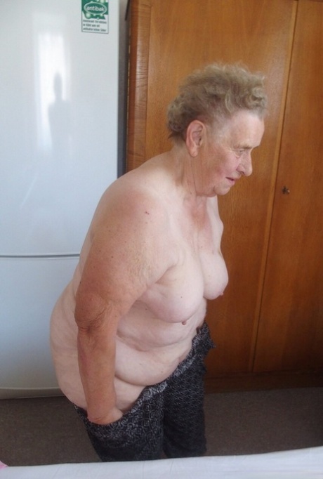 velmi stará babička pornografická pěkná archiv