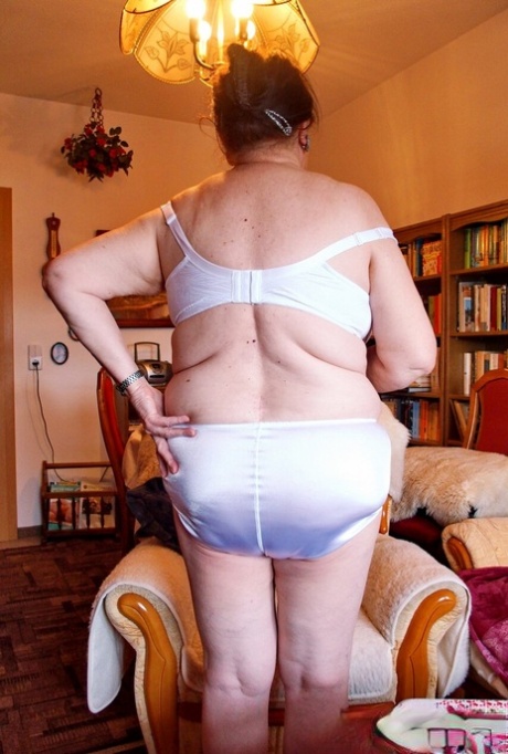 abuela con gran botín porno agradable galería