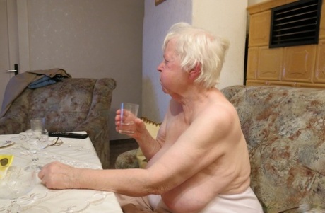 granny saggy tits hot archive