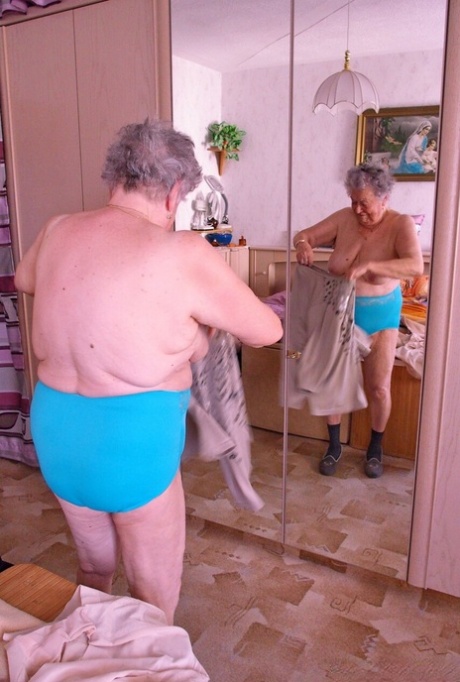 stor rumpa mormor vuxen xxx foton