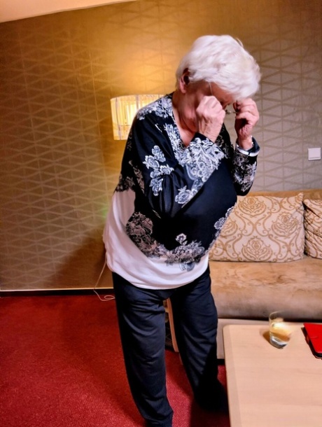 gammel tyk bedstemor ret høj kvalitet arkiv