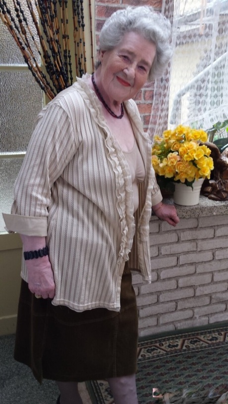 abuela muy vieja desnudos porno imagen