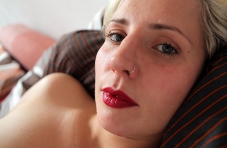 ladyboy etek altı seksi galeriler