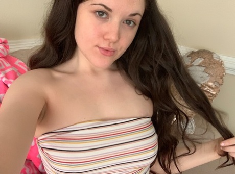 selfie beautiful nude galleries
