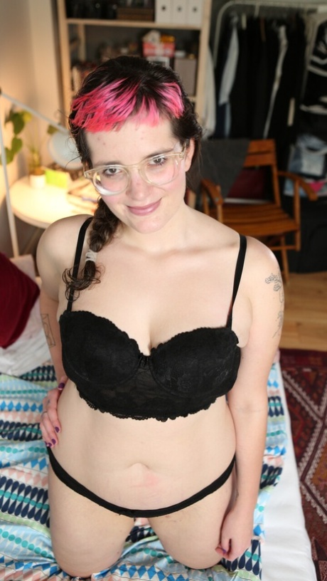 curvy glasses sexy xxx pictures