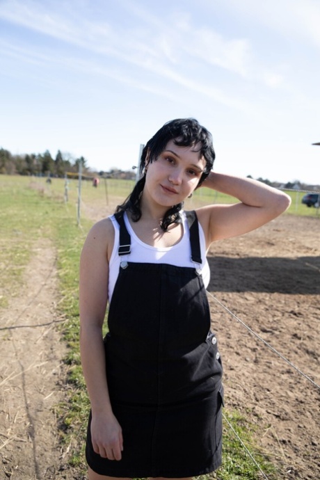 farm free naked picture