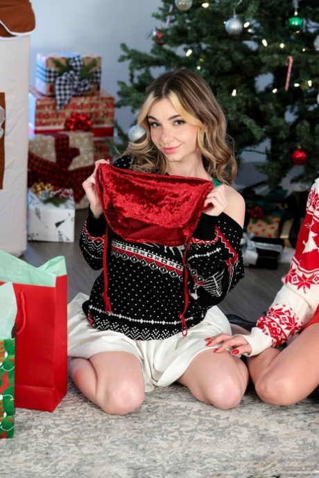 christmas beautiful naked picture