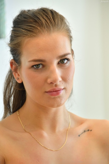 pretty face beautiful pic