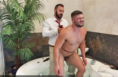 iznenađenje s povezom preko očiju seksi gole galerija