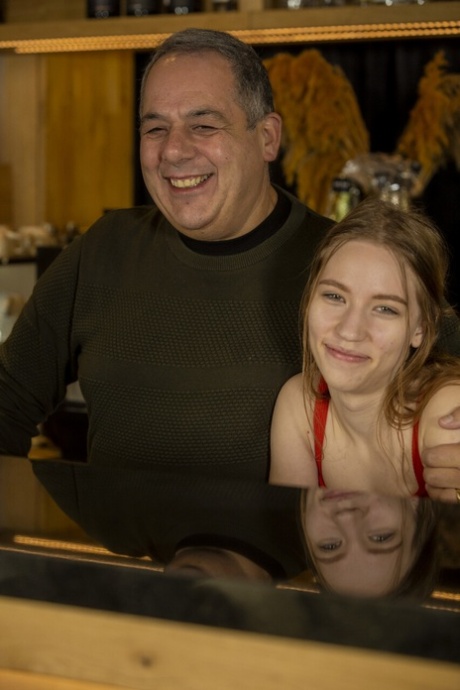 starac jebe tinejdžer besplatni seksi arhiva