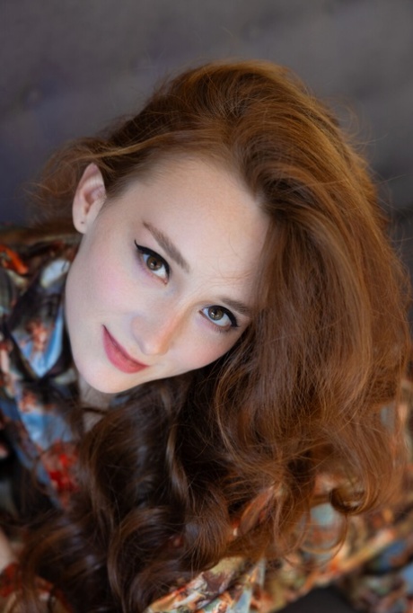 si rambut merah yang cantik dewasa foto