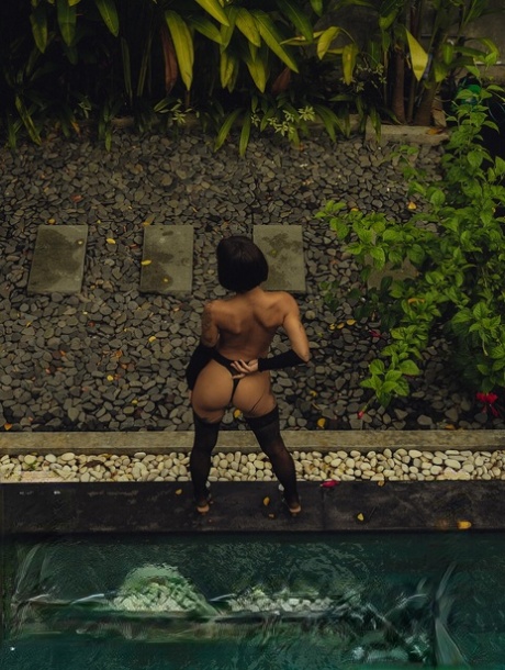 short black hair free xxx gallery