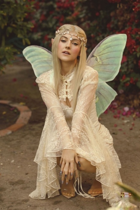 model wanita telanjang gambar