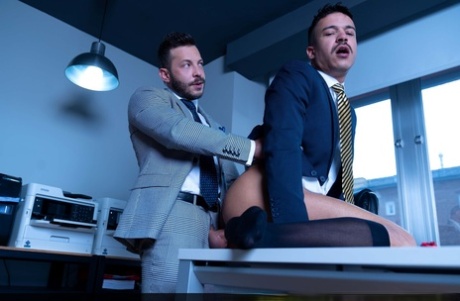 sesso gay bellissimi nudi img