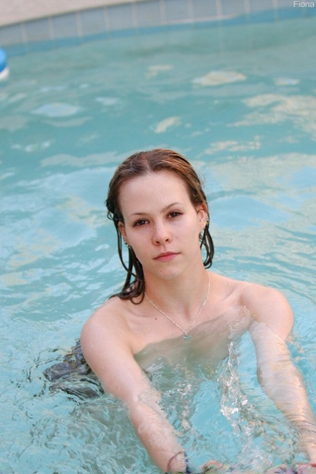 piscina desnudos pornograficos galerías