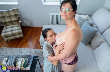 oma tiener lesbisch sexy mooi foto's