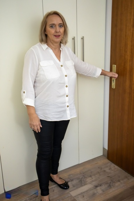 heel oude oma bovenkant foto