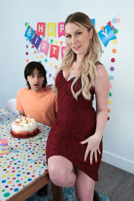 tall blonde sexy xxx photos