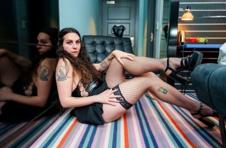 oblinasta transvestit savršeno slike