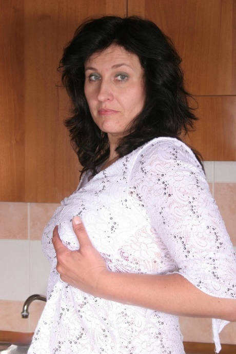 casalinga paffuta nudo sexy immagine