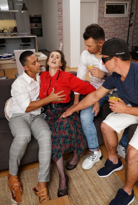 sexo grupal de abuelas sexo en alta definición fotos