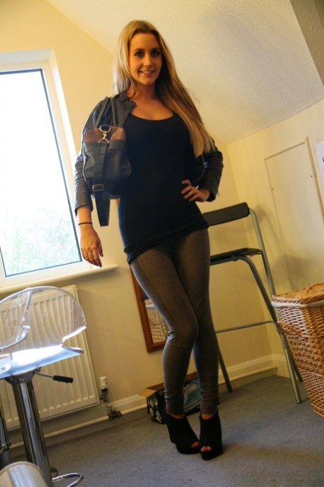 Melanie Walsh pornstar adult pic
